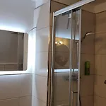 Exclusives Loft, Klimaanlage, Eigener Parkplatz, Netflix, Dominospizza, Wallbox Apartment