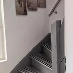 Exclusives Loft, Klimaanlage, Eigener Parkplatz, Netflix, Dominospizza, Wallbox Apartment