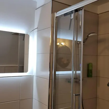 Exclusives Loft, Klimaanlage, Privat Parkplatz, Netflix, Wallbox, Dominospizza Apartament