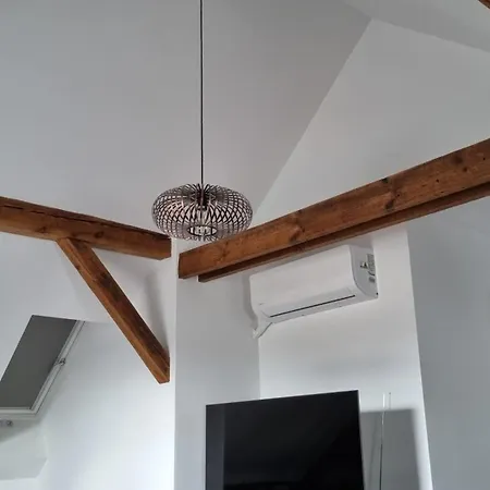 Exclusives Loft, Klimaanlage, Privat Parkplatz, Netflix, Wallbox, Dominospizza Apartament *