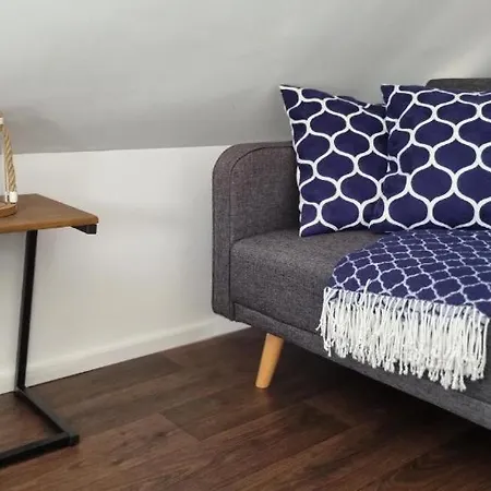 Exclusives Loft, Klimaanlage, Parkplatz, Netflix & Disney, Dominospizza, Wallbox 公寓