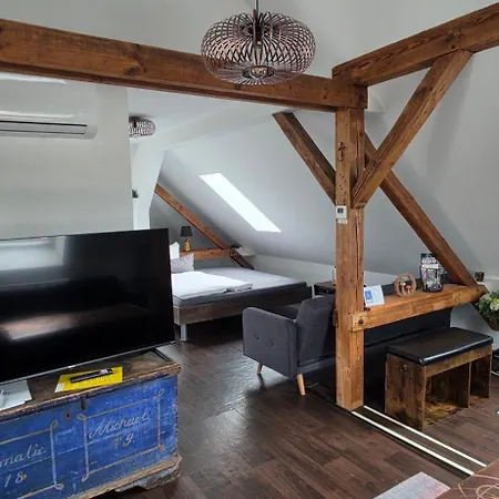 Exclusives Loft Mit Klimaanlage, Parkplatz, Netflix, Disney, Wallbox, Dominos Pizza, Bahnhof 8min - Berlin Hbf 23min * Falkensee