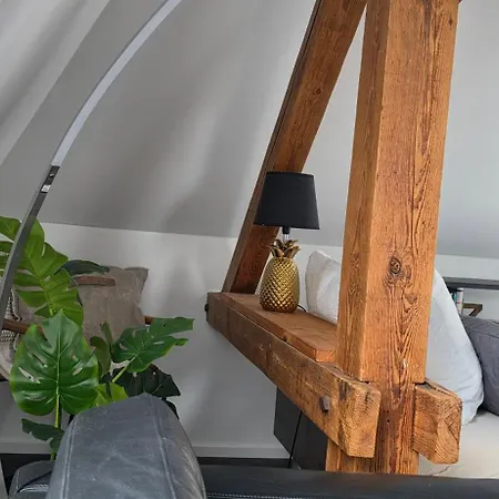 Apartament Exclusives Loft Mit Klimaanlage, Parkplatz, Netflix, Disney, Wallbox, Dominos Pizza, Bahnhof 8min - Berlin Hbf 23min